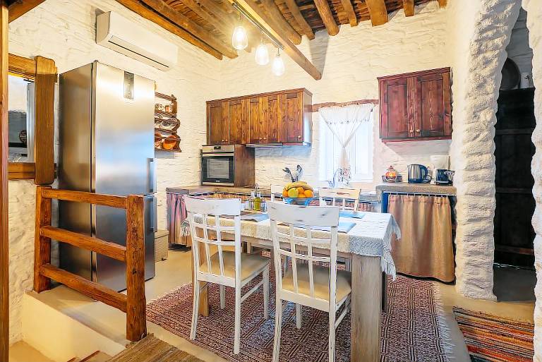 Holiday Home 'Mannas House' with Sea View, Wi-Fi and Air Conditioning — photo 3