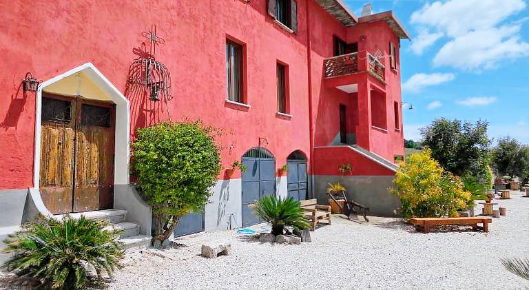 House with yard, grill & terrace in Salerno