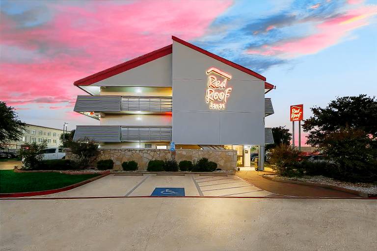 Red Roof Inn Dallas - DFW Airport North in Irving, TX