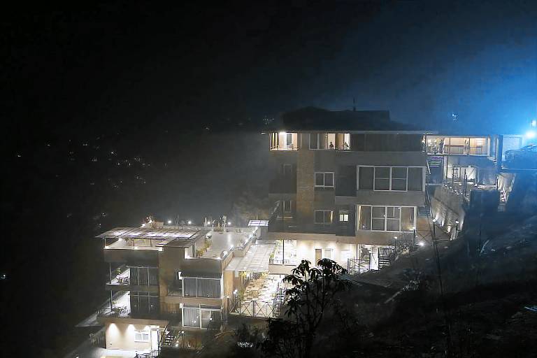 Uptown Kingdom the Luxury Homestay in Dhari