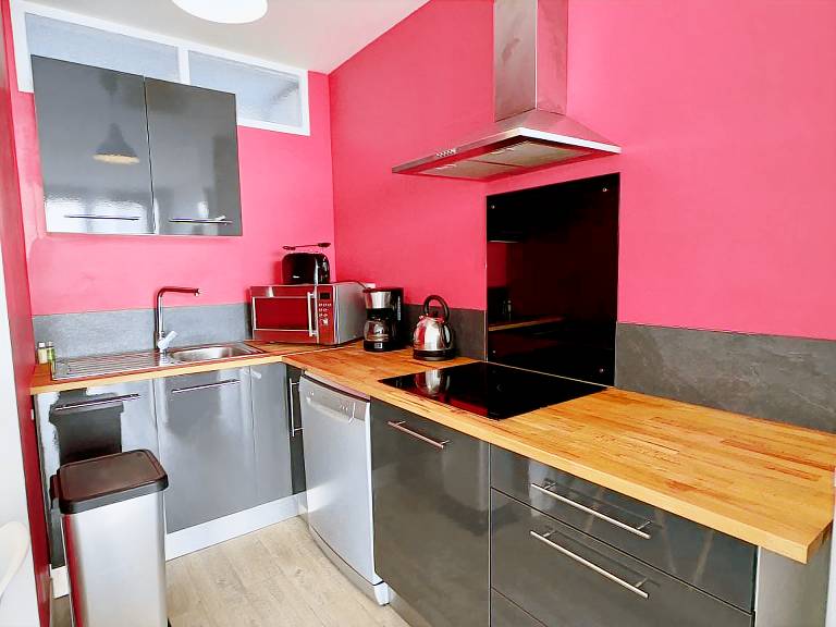 Holiday apartment with 2 rooms for 6 persons — photo 4