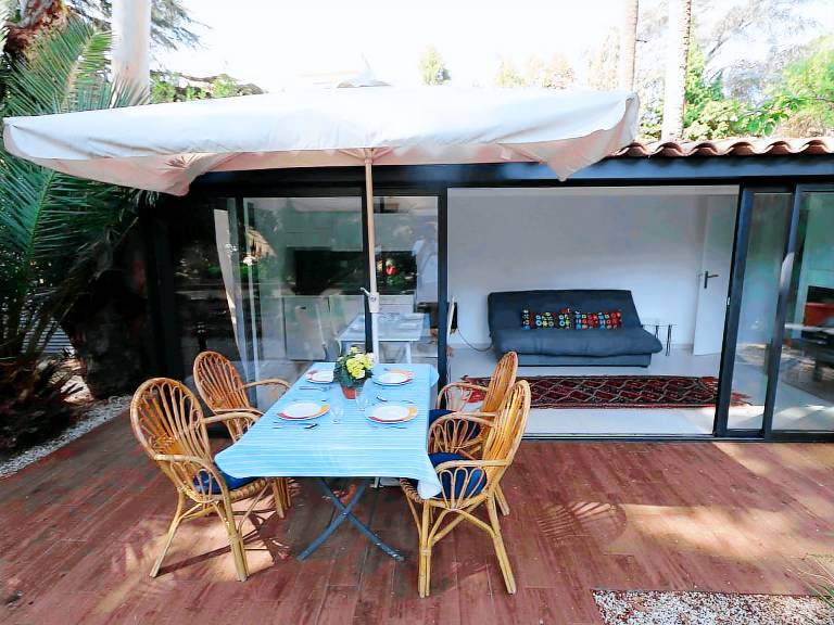 Holiday apartment with terrace & garden — photo 4