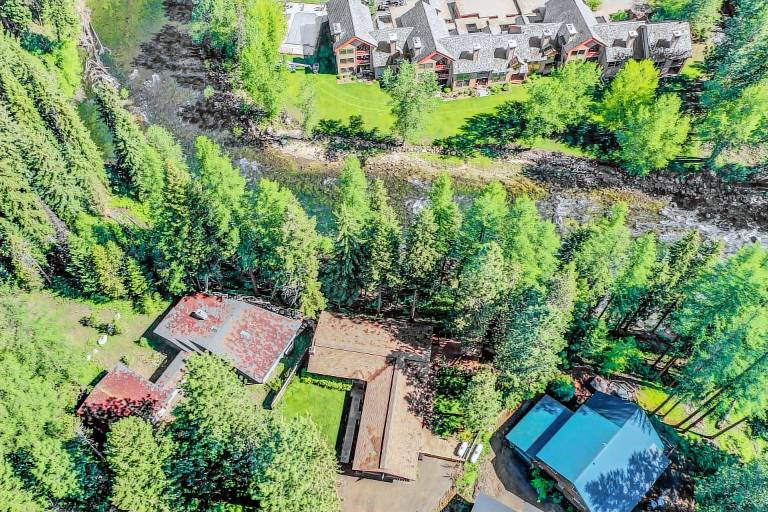 Child-friendly house with barbeque, sauna & patio | Mountain view | Pets allowed — photo 2