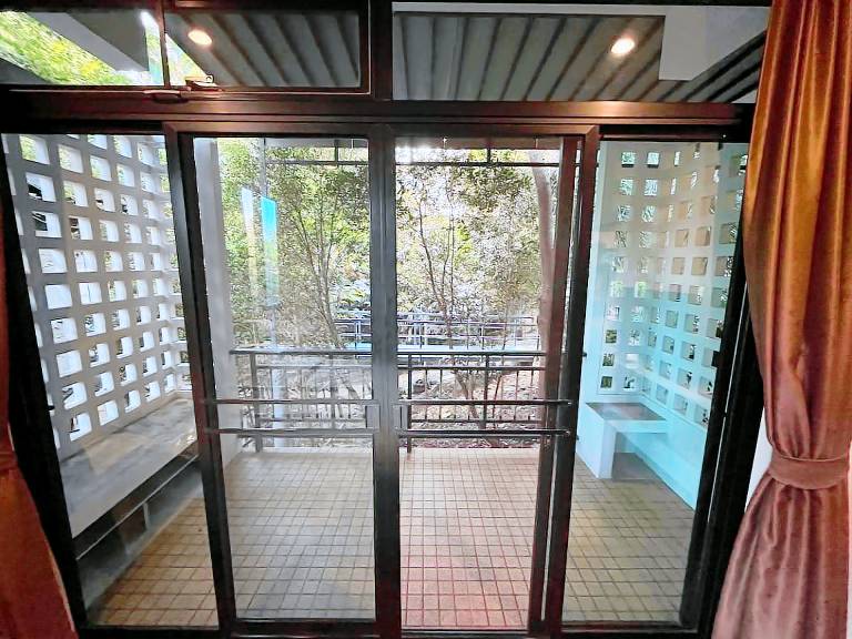 Vacation home with garden & pool — photo 3