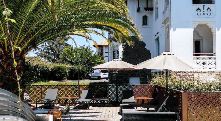 Residence Chateau d'Acotz - Appartements avec piscine a 300m des Plages & Ocean in Bidart