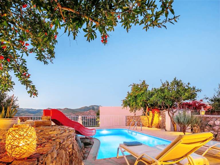 160 m&sup2; Ferienhaus