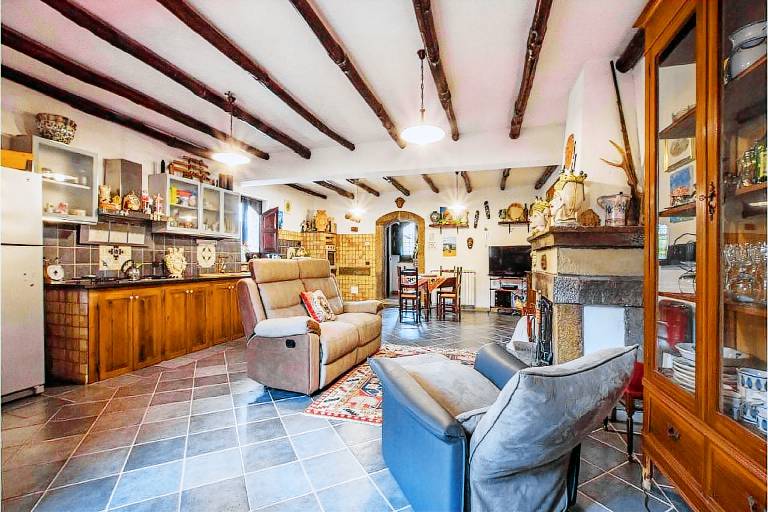Fully equipped beautiful house with yard, patio & sauna | Pets are welcome — photo 4