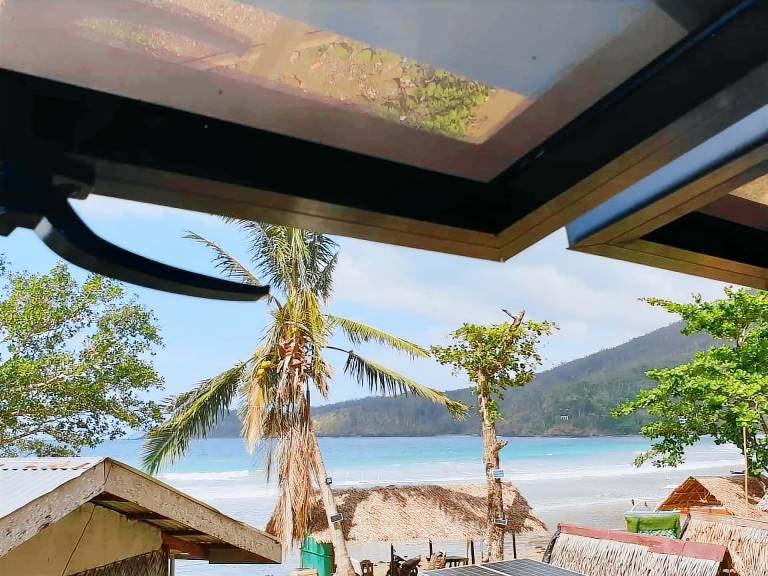 Tupi's Beachfront Minihouse Closest to the city — photo 3
