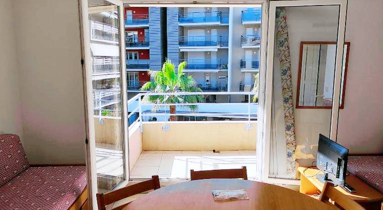 Fully equipped rental apartment with terrace & pool | Close to the beach | Pets allowed — photo 2