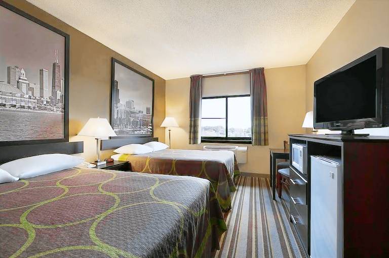 Super 8 by Wyndham Bridgeview Chicago Area