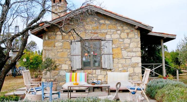 Chalet with patio in Marmara