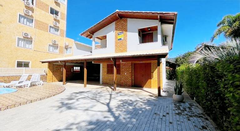 House with pool | Beach nearby | Pet-friendly — photo 4