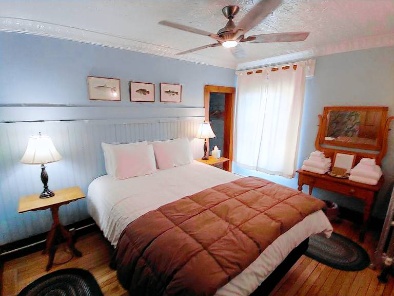 Bed and breakfast  Keene Valley