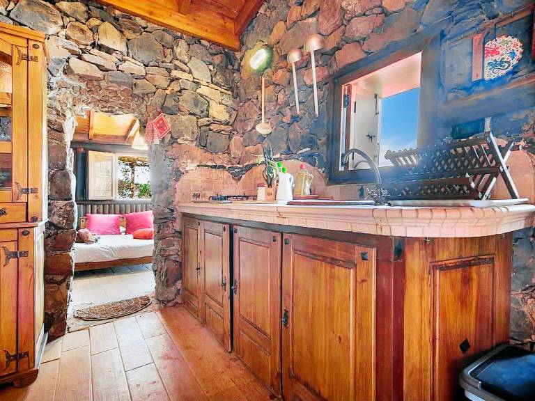 Child-friendly vacation home with yard, terrace & grill | Nature view | Pet-friendly — photo 4
