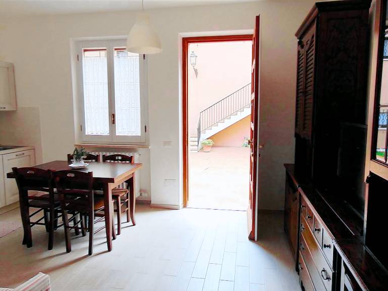 Apartment with patio — photo 2