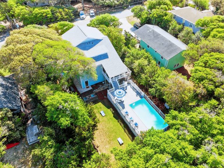 House Emerald Isle