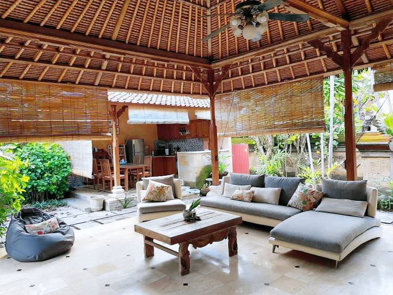 Spacious villa with pool & jacuzzi | Suitable for remote work | Pet-friendly — photo 4