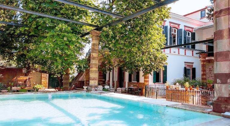 Fully equipped ample villa with private pool, garden & grill | Pets allowed in Chios