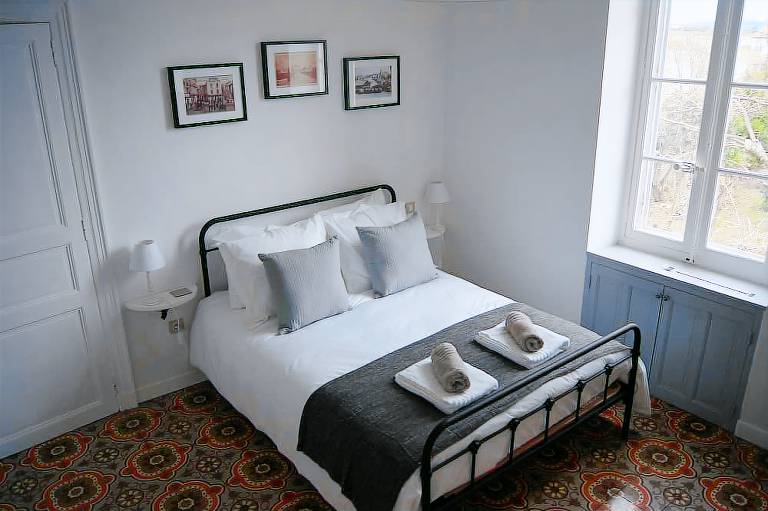 Bed and breakfast  Servian