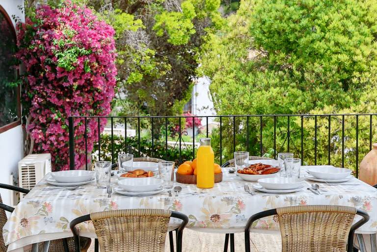 Family-friendly villa with barbecue, private pool & yard | Water view | Pet-friendly — photo 3
