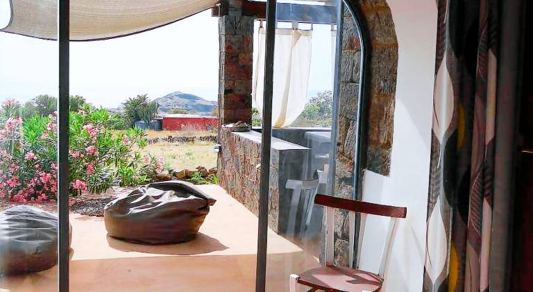 Pleasant villa with pool, barbecue & yard | Pets are welcome — photo 2