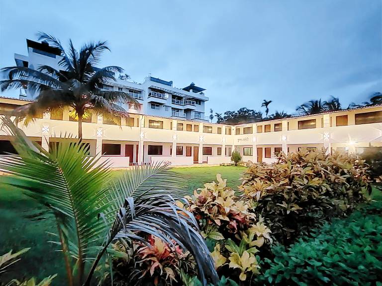 Resort Mandwa Beach