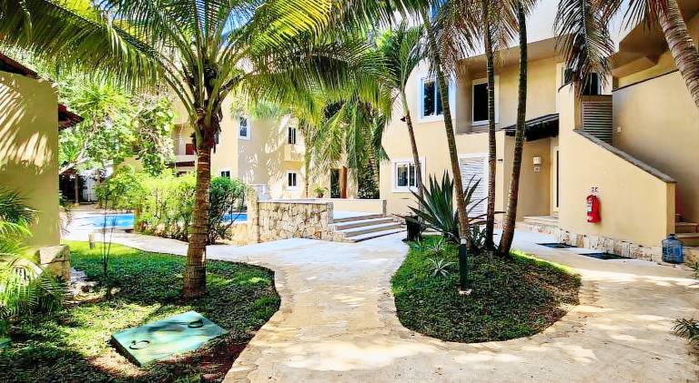 Ample vacation home with pool | Pets allowed — photo 5