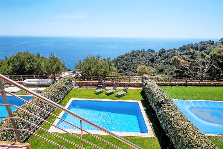 Fully equipped charming house with patio, yard & barbeque | Sea view | Pets are welcome — photo 5