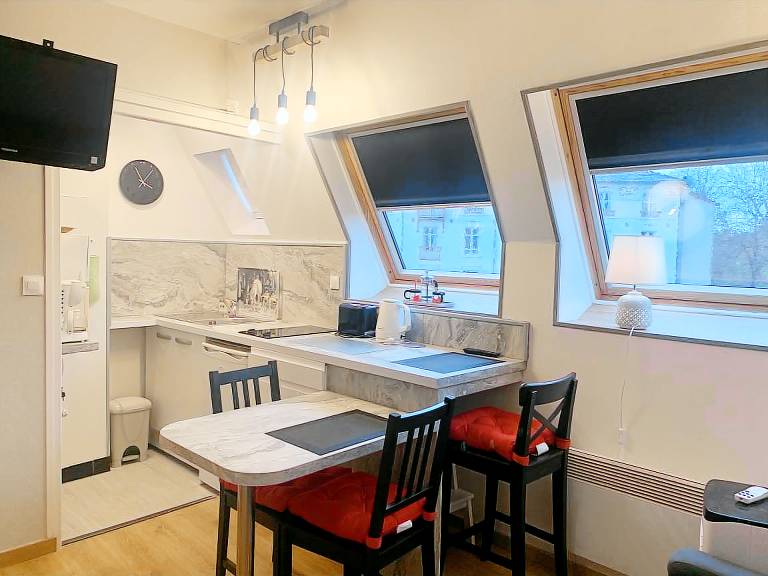 Bright apartment with air conditioning and WIFI, near Thermes St Roch — photo 4