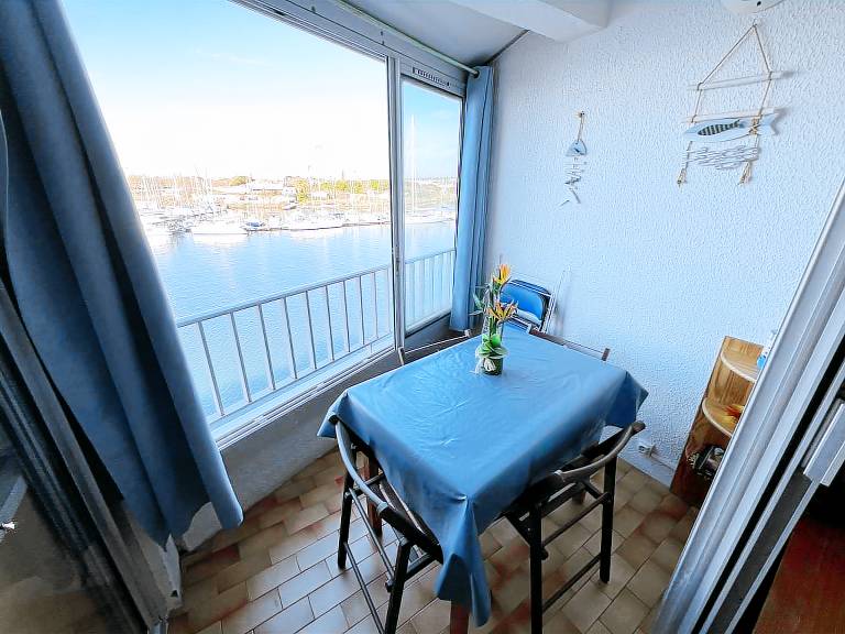 Studio with 1 room for 4 persons — photo 2