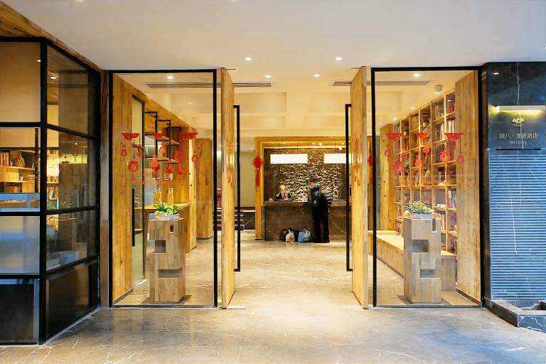 V8 Ziyuangang Hotel — photo 2