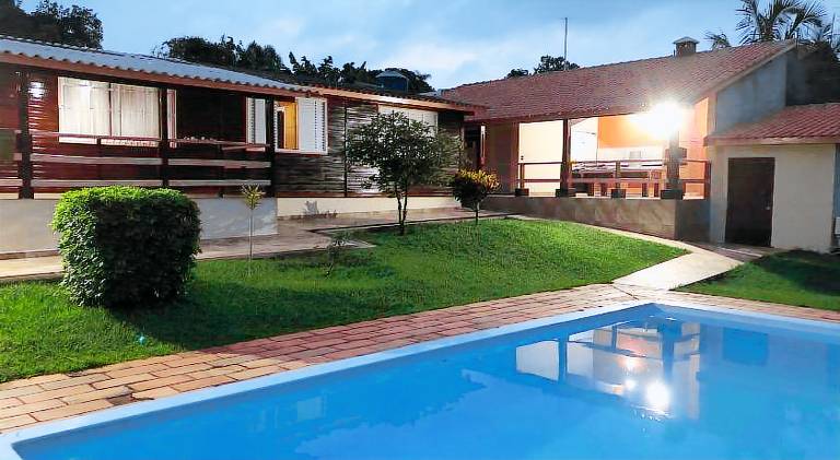 Vacation home with pool in Braganca Paulista