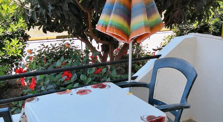Rental apartment with pool, garden & terrace — photo 4