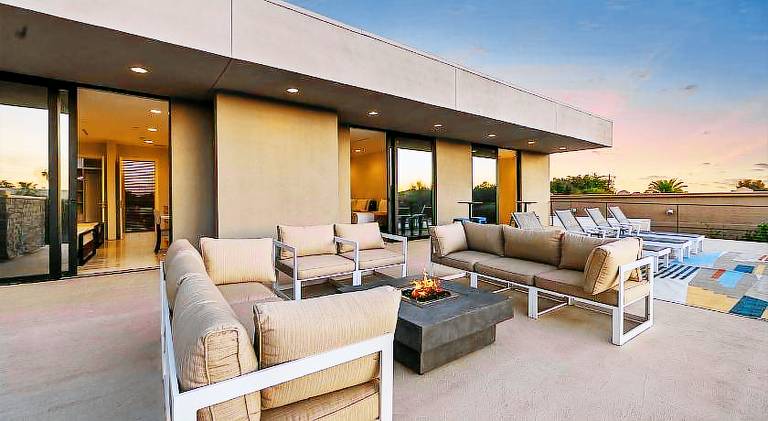 Vacation home with pool & jacuzzi — photo 2