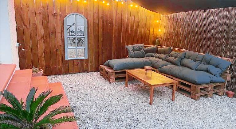 Vacation home with yard, patio & barbecue in Torreilles