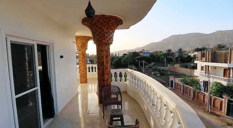 Holiday apartment with patio & garden | Close to Medinet Habu | Dogs allowed — photo 3