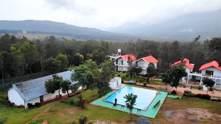 Vacation home with pool | Dogs allowed — photo 3