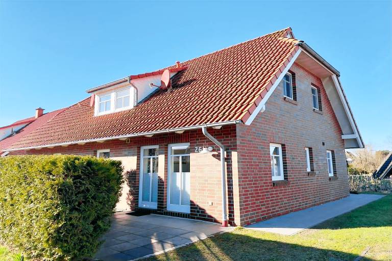Holiday apartment with yard & terrace in Butjadingen