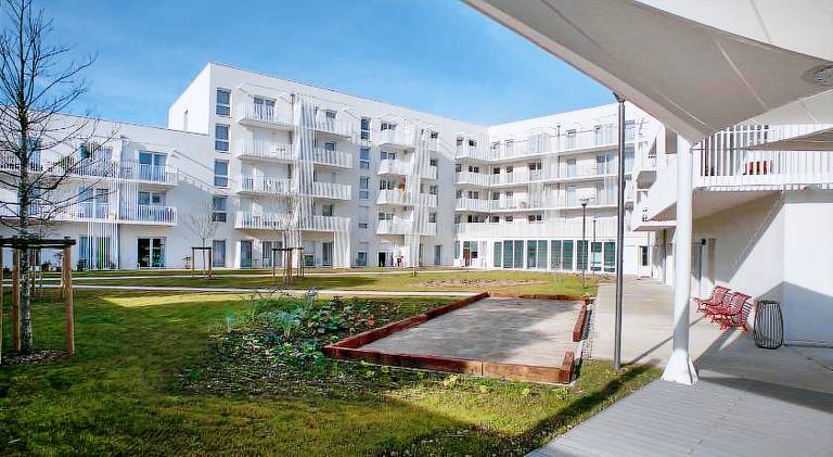 Serviced apartment with garden, pool & sauna — photo 2