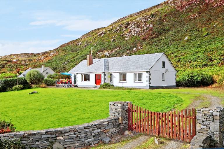 4 Bed in Clifden oc i243
