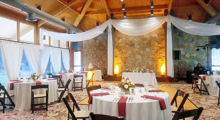 Spacious lodge with pool, garden & hot tub | Pets are welcome — photo 3