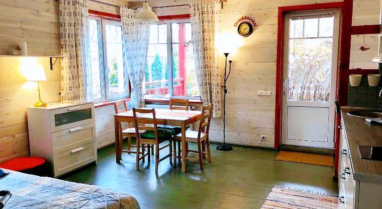 Serviced apartment with patio, barbecue & yard — photo 2