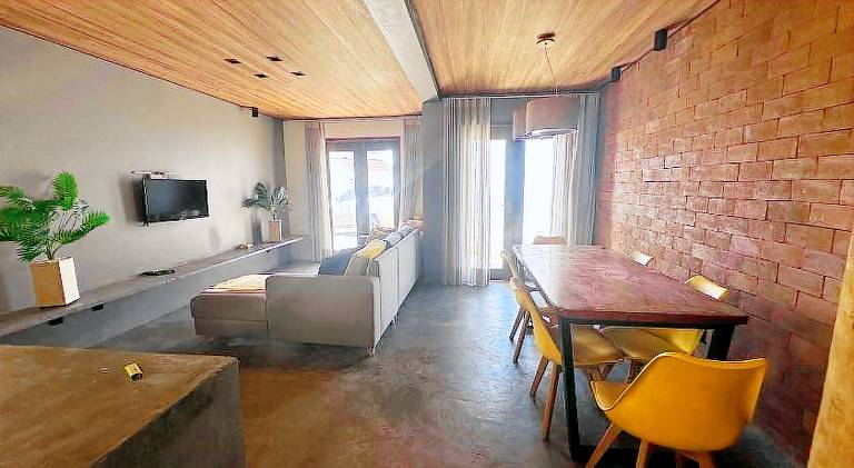 Spacious vacation home with pool & hot tub | Dogs allowed — photo 3