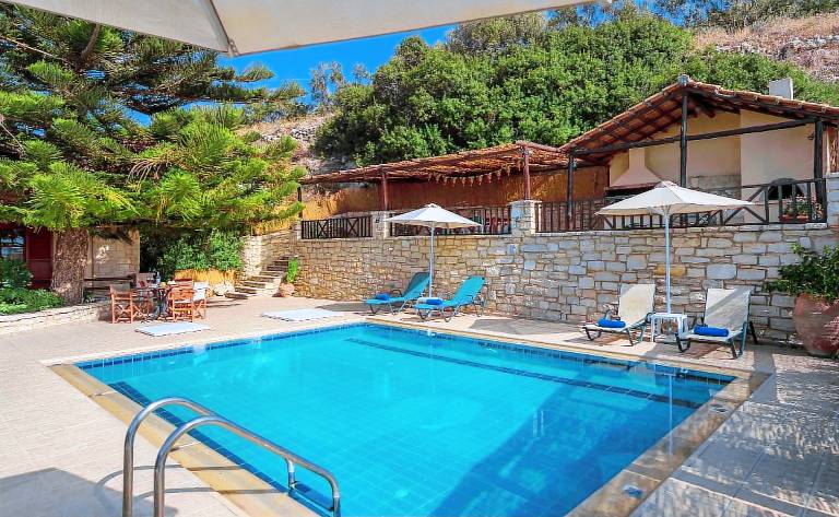 Argiris Villa - 4BD villa with sea view in Agios Nikolaos