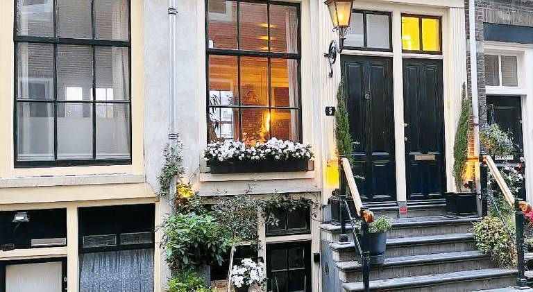 The smallest hotel in Amsterdam — photo 3