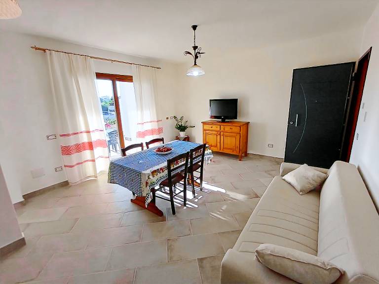 Holiday apartment with yard & patio | City view in Olbia