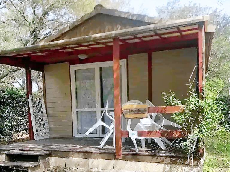 Chalet with pool — photo 3