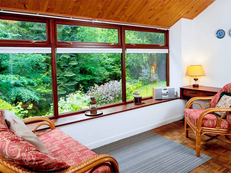 Lovely cottage with barbecue | Water view | Pet-friendly in Usk