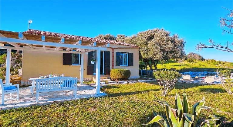 Lovely villa with pool | Pets are welcome — photo 4