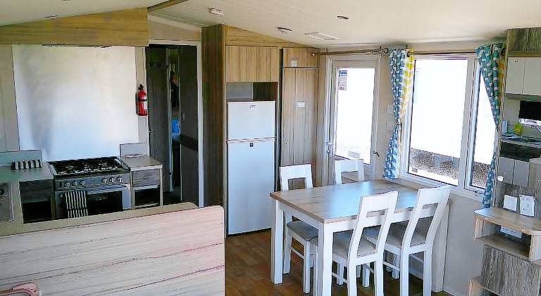 Kingfisher Surf Shack 8 Berth Central Heated Close to site entrance FREE WIFI — photo 4
